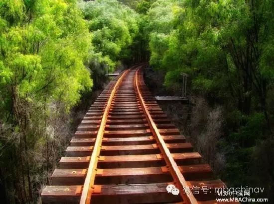 职场的人际关系处理_职场人际交往黄金法则_职场法则人际关系