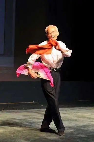 凤台花鼓灯调研_淮南凤台花鼓灯创始人_凤台花鼓灯抢板凳