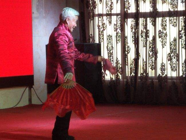 淮南凤台花鼓灯创始人_凤台花鼓灯抢板凳_凤台花鼓灯调研