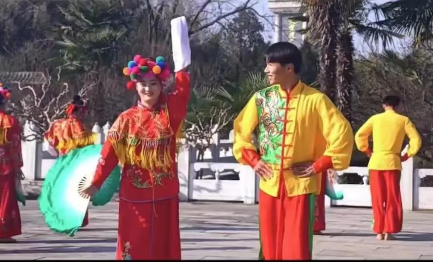 淮南凤台花鼓灯创始人_凤台花鼓灯抢板凳_凤台花鼓灯调研