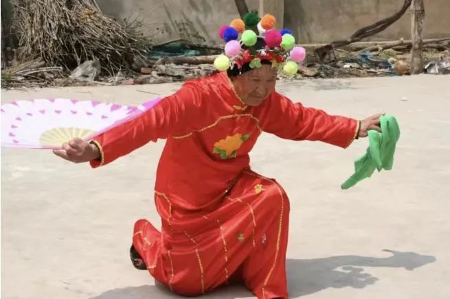 淮南凤台花鼓灯创始人_凤台花鼓灯抢板凳_凤台花鼓灯调研