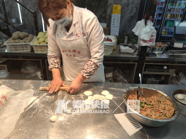 富阳豆腐包、富阳的场口土猪肉包子店开业(图4) 杭州快递临时工招聘_杭州快递公司招聘兼职_杭州快递员招工