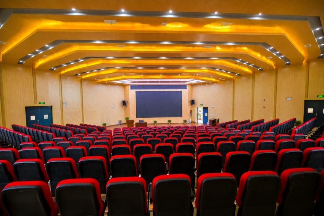 武汉白沙洲南大门教育资源武珞路小学爱家分校(图5) 武汉建设单位招聘_武汉市二级建造师招聘_武汉建筑人才网招聘网