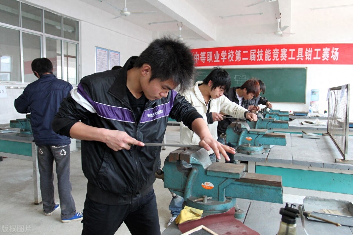 化工研究员招聘_化工研究院招聘_化工行业研究员工资一般多少