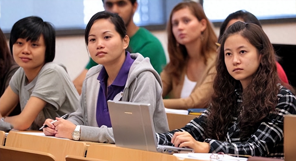 职场写作德语翻译_职场德语原版引进_职场德语写作