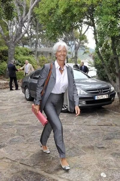 职场规则是什么_时尚女魔头职场规则_职场规则电视剧