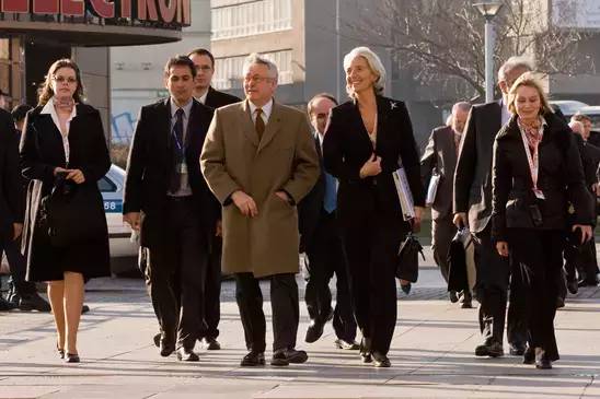 职场规则电视剧_职场规则是什么_时尚女魔头职场规则