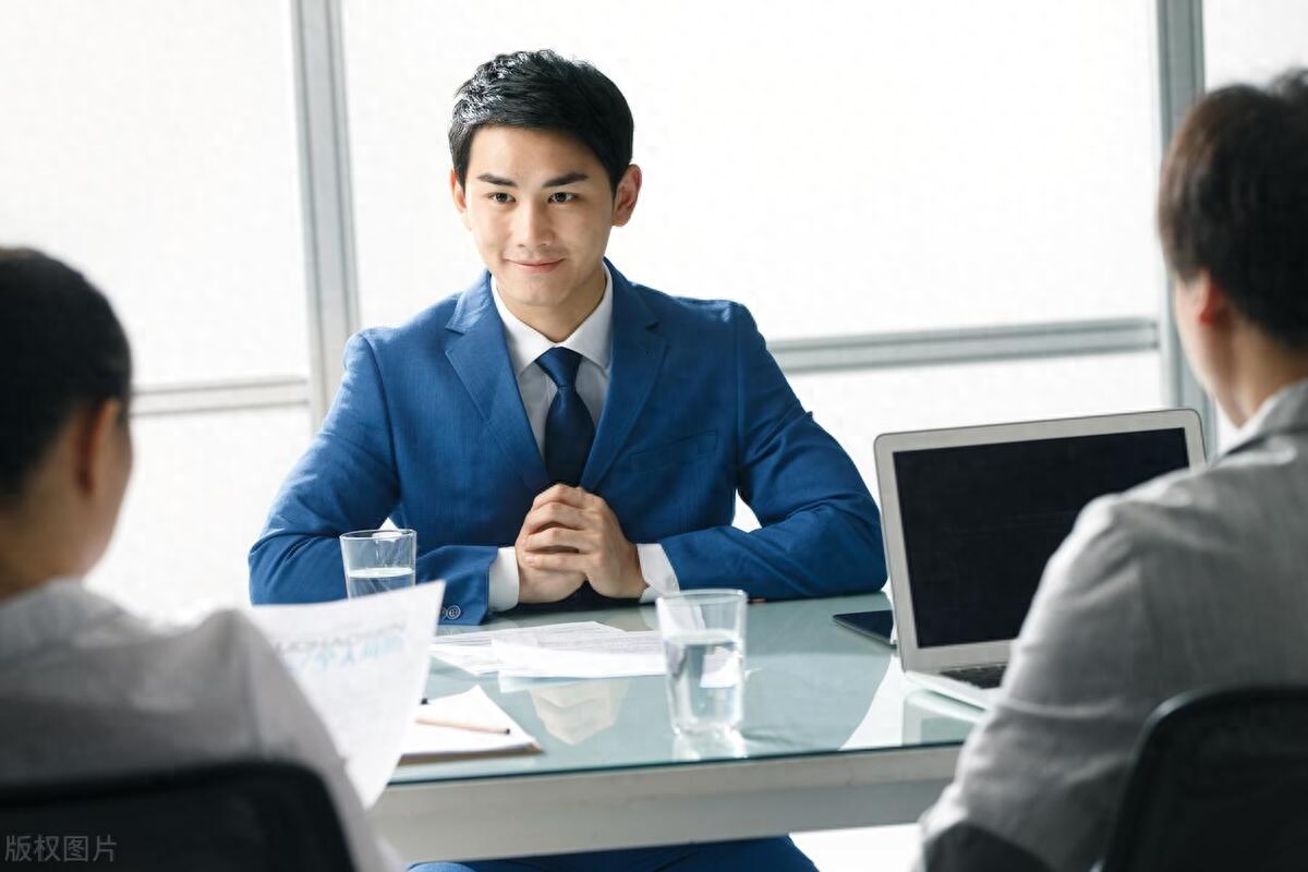 职场边缘化后如何找领导谈_职场边缘化_职场边缘化后如何翻身