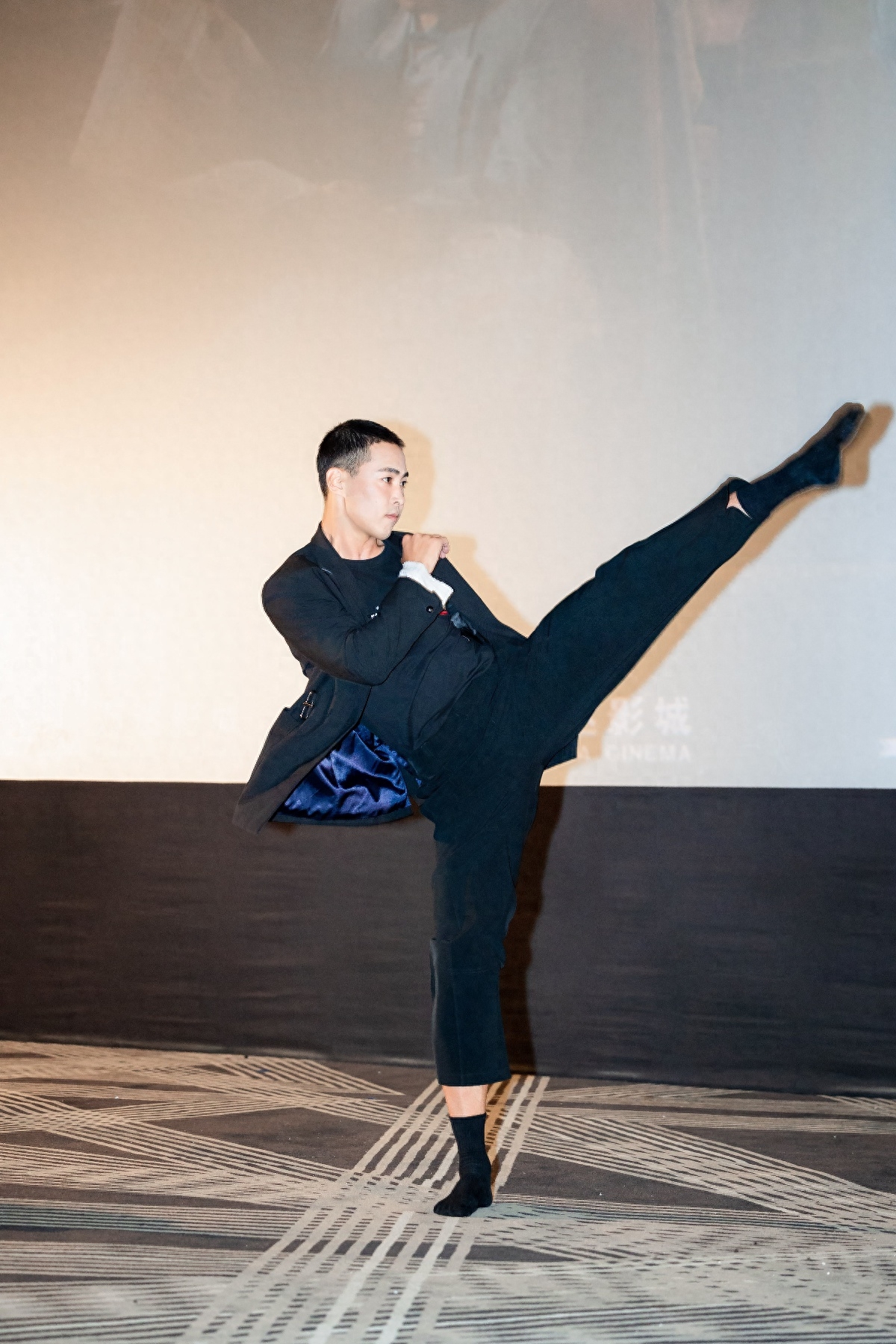 老职场是什么意思_职场好电影_关于职场的老电影