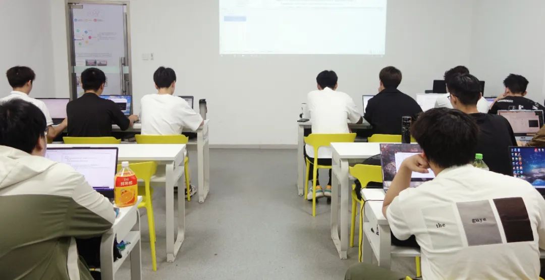 职场培训心得简短_职场心态培训课件ppt_毕业生职场心态培训