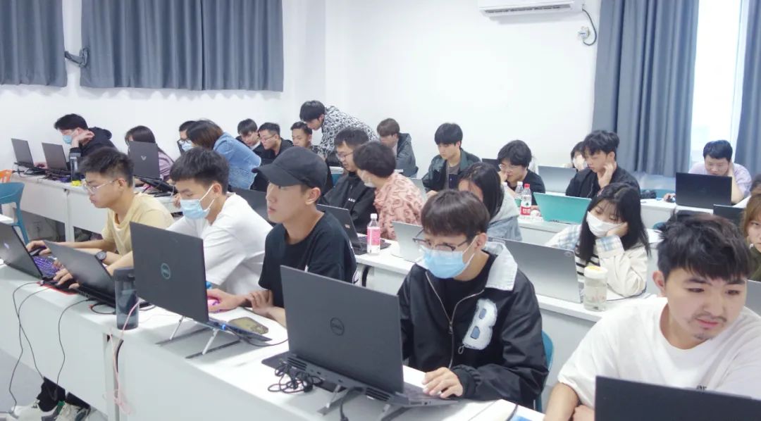 毕业生职场心态培训_职场培训心得简短_职场心态培训课件ppt