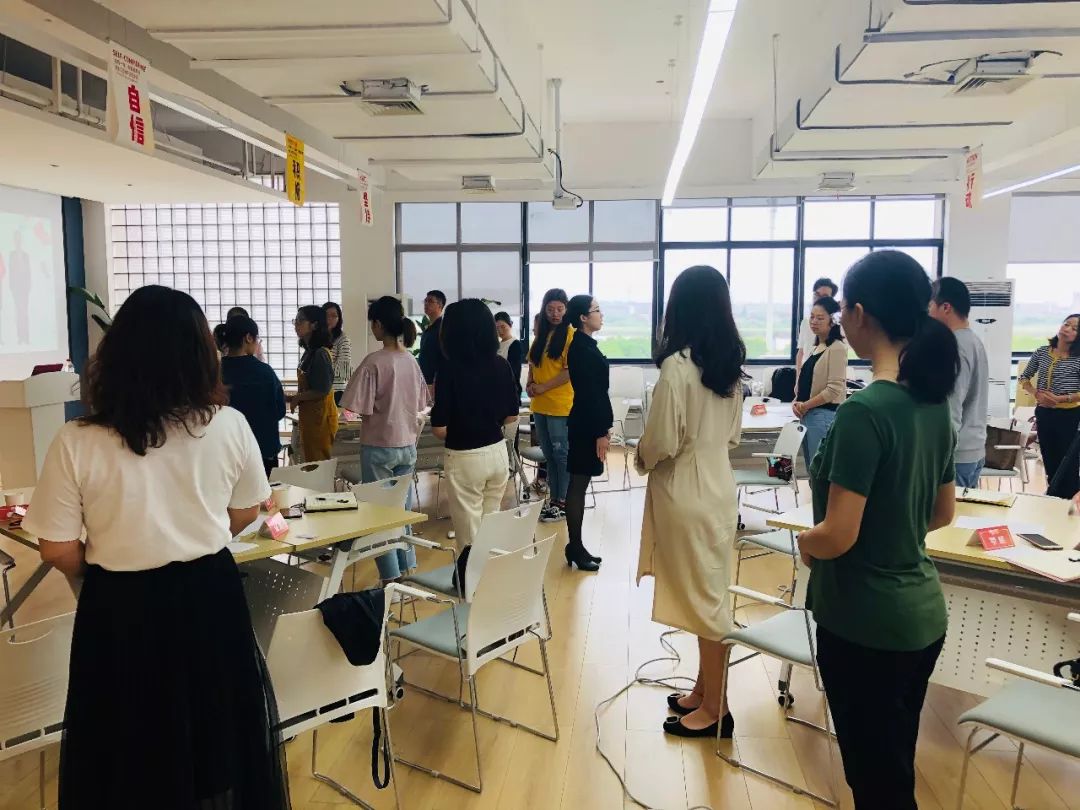 职场接待乘车礼仪视频_职场接待乘车礼仪视频_职场接待乘车礼仪视频