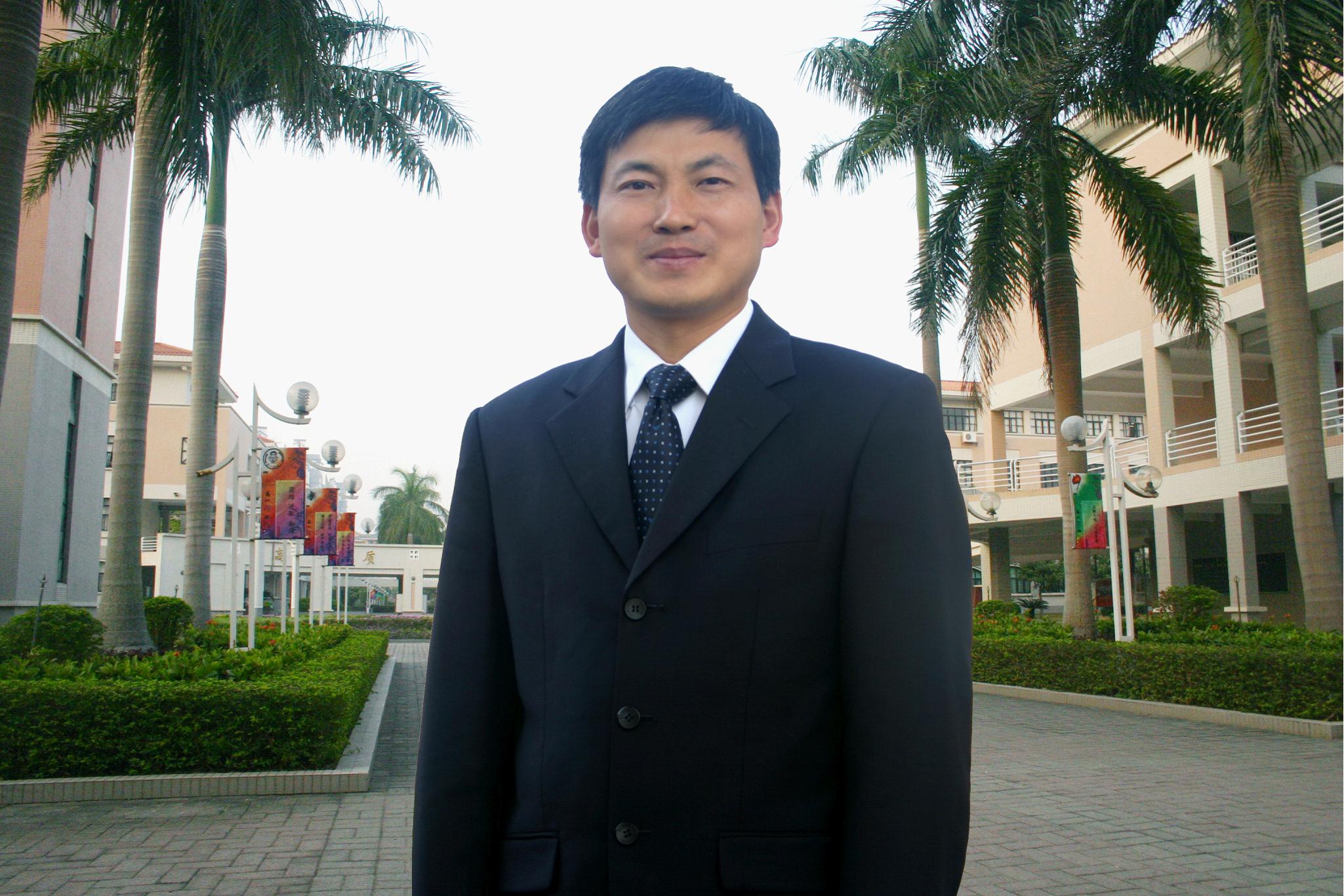 律师邓立新_齐齐哈尔市邓立新老婆_邓立新简历长沙