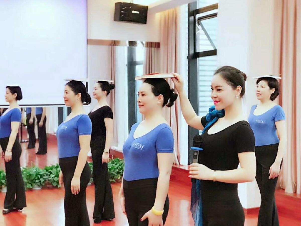 职场礼仪培训师_武汉礼仪培训师招聘_武汉职场礼仪培训