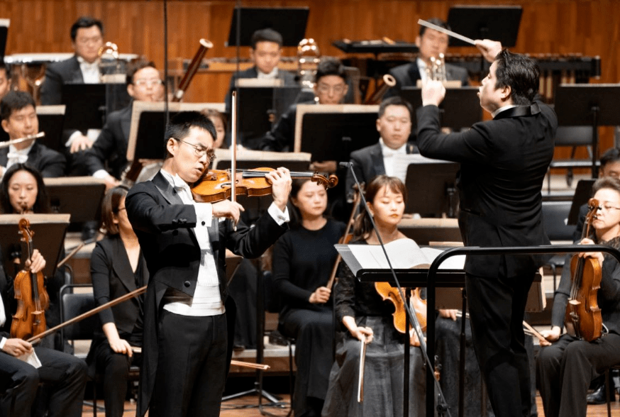 四川交响乐团--国乐、专业的合唱团(图1) 杭州民乐团指挥招聘_杭州乐团招聘信息_2021年杭州民乐团招聘信息