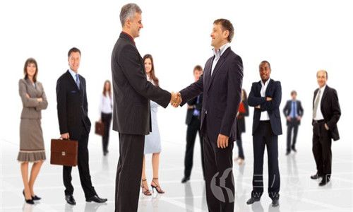 职场礼仪的基本要求_职场礼仪基本要求的首要内容_职场礼仪基本要求包括