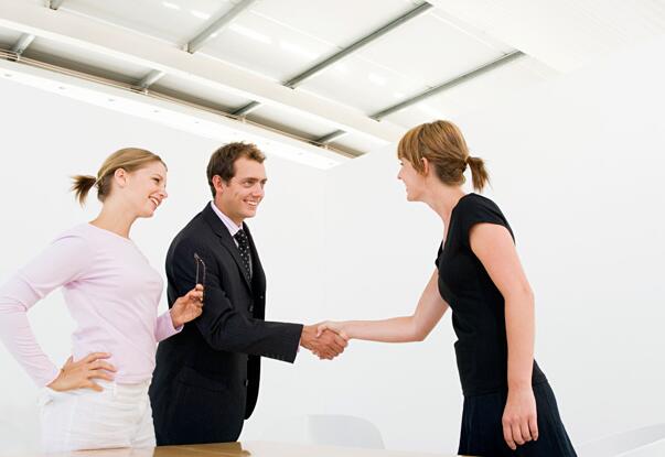 最基本的职场礼仪有以下三个原则,你知道吗?(图1) 职场礼仪基本要求有哪些_职场礼仪基本要求是什么_职场礼仪的基本要求