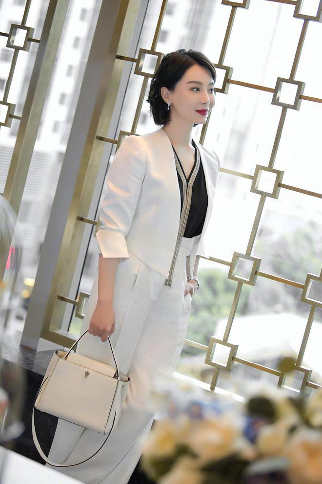 职场精英的成语_职场精英的词语_形容职场精英的词语