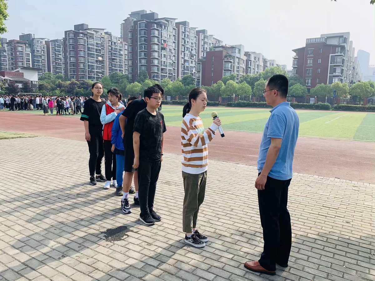 2016年安徽省民办学校先进单位精忠中学办学招聘(图1) 凤台精忠中学校徽_凤台精忠中学地图_凤台精忠中学占地面积