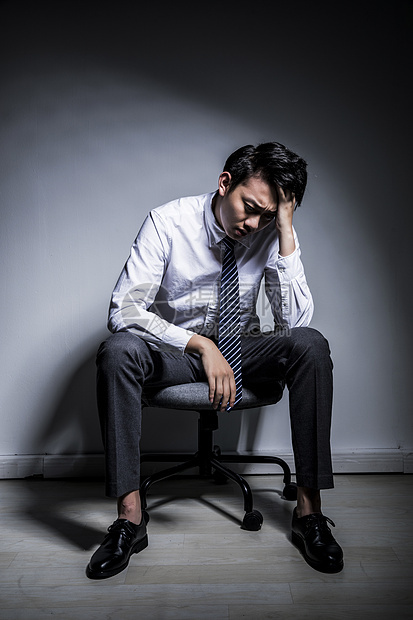 《怪你过分美丽》中的向晚,却只能依赖她(图2) 职场女人靠男人出位_职场靠出位男人女人怎么说_职场靠实力还是靠关系