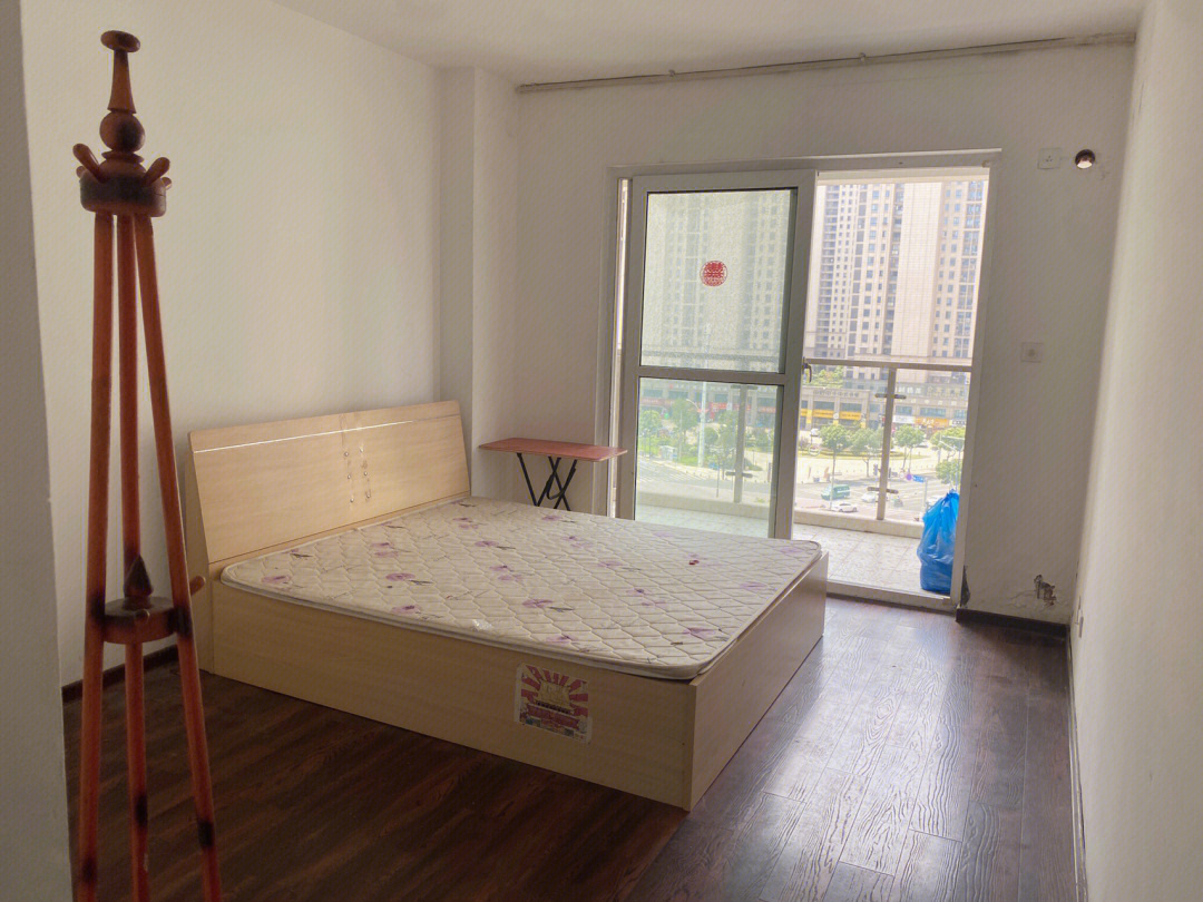 环境干净舒适不吵杂,无中间费用房租可以押一付一(图2) 凤台租房加图片_租房图片字样_租房图片带字图片