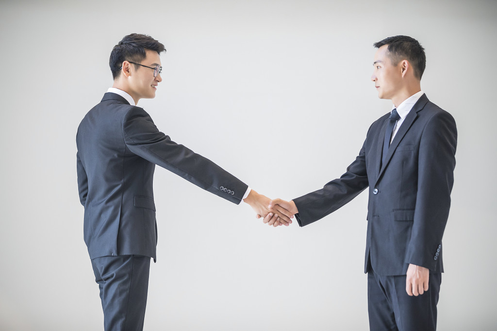 负能量的员工怎么引导_职场中负能量的表现和影响_职场负能量